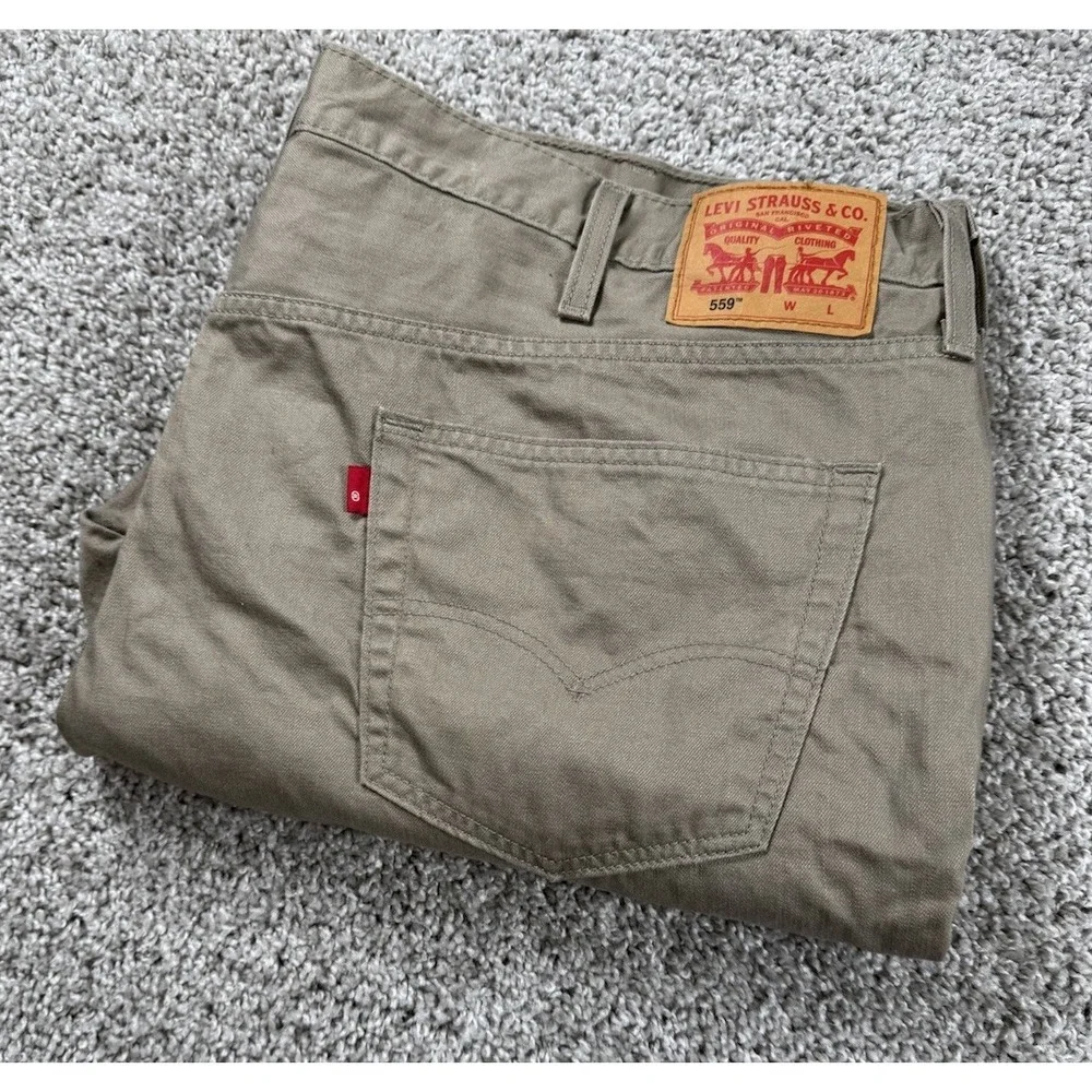Levis 559 Relaxed‎ Straight Fit Mens Beige Jeans Casual 48x32 (Measures 46x31)